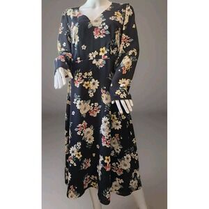 Vince Camuto Women's Black Floral Maxi Dress‎ Size M Sleeveless Lined Polyester